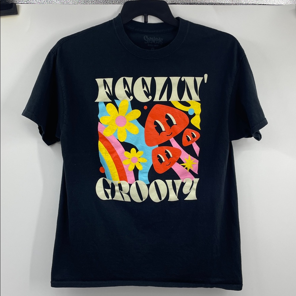 Spencer’s Black Feeling Groovy Mushroom Smiley Flower Shirt Unisex Size Large